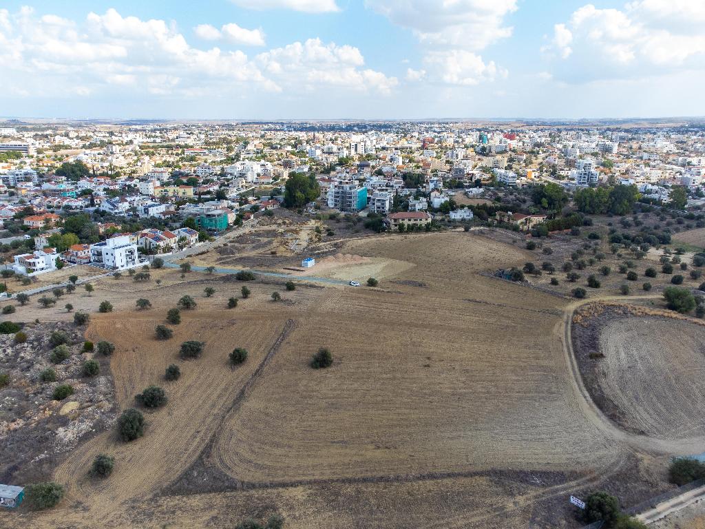 Field - Latsia, Nicosia