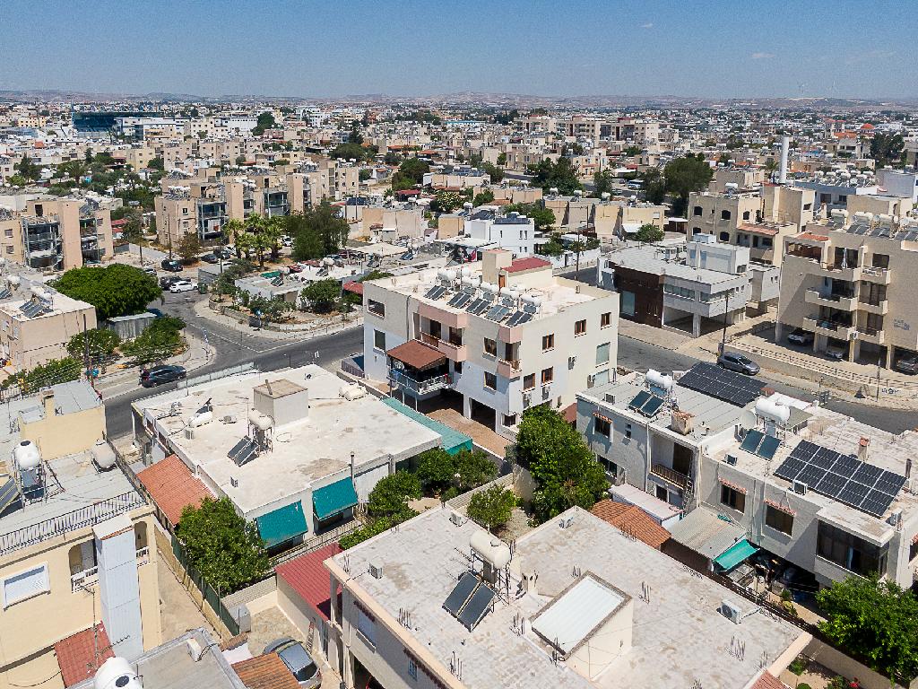 &Delta;ύ&omicron; &Delta;&iota;&alpha;&mu;&epsilon;&rho;ί&sigma;&mu;&alpha;&tau;&alpha;, &Sigma;&omega;&tau;ή&rho;&omicron;&sigmaf;, &Delta;ή&mu;&omicron;&sigmaf; &Lambda;ά&rho;&nu;&alpha;&kappa;&alpha;&sigmaf;, &Lambda;ά&rho;&nu;&alpha;&kappa;&alpha;&sigmaf;