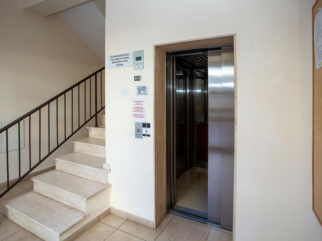 Flats and Maisonettes - Queens Gardens, Agios Theodoros, Pafos-Paphos Municipality
