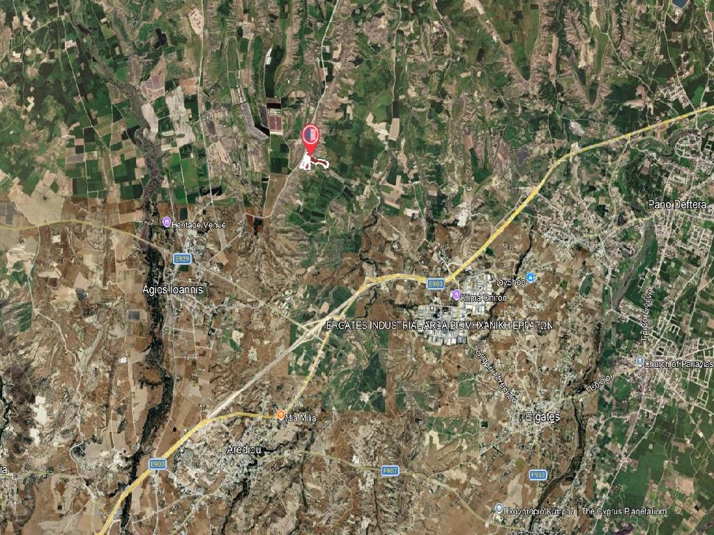 2 Fields - Arediou, Nicosia
