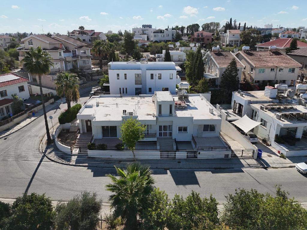 Semidetached house-Egkomi-PR43407