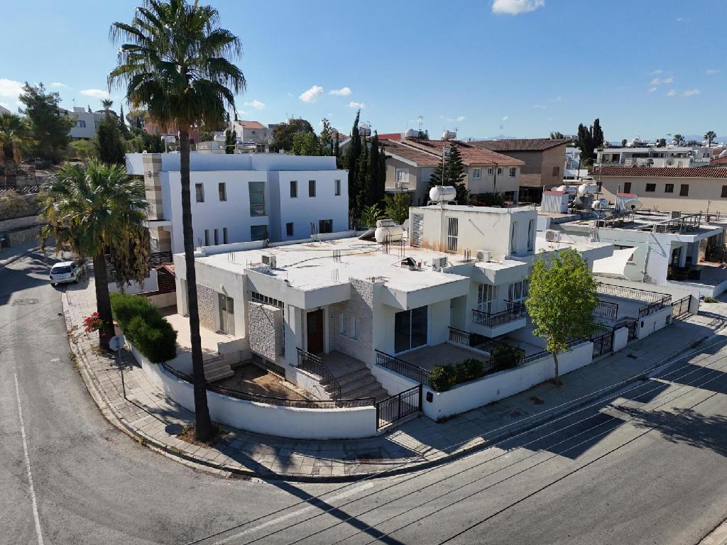 Semidetached house-Egkomi-PR43407