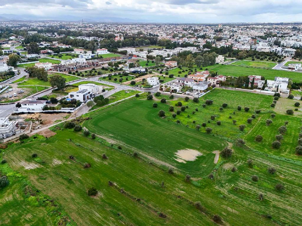 X&omega;&rho;ά&phi;&iota; (&Mu;&epsilon;&rho;ί&delta;&iota;&omicron;) - &Sigma;&tau;&rho;ό&beta;&omicron;&lambda;&omicron;&sigmaf;, &Lambda;&epsilon;&upsilon;&kappa;&omega;&sigma;ί&alpha;