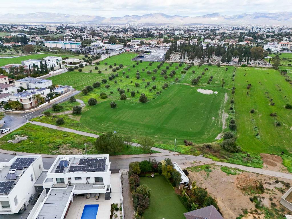 X&omega;&rho;ά&phi;&iota; (&Mu;&epsilon;&rho;ί&delta;&iota;&omicron;) - &Sigma;&tau;&rho;ό&beta;&omicron;&lambda;&omicron;&sigmaf;, &Lambda;&epsilon;&upsilon;&kappa;&omega;&sigma;ί&alpha;