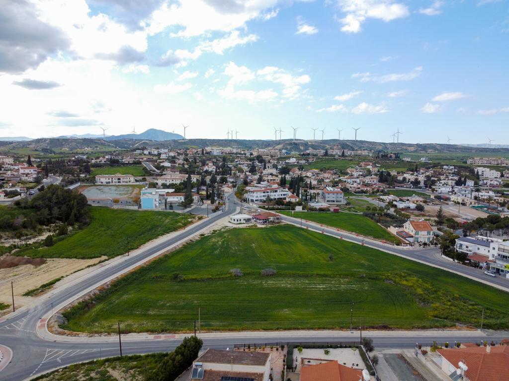Field-Tersefanou-PR40068