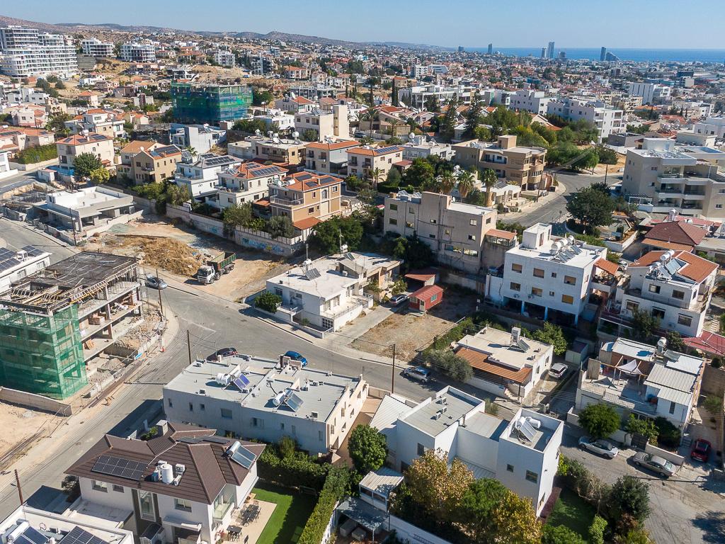 House (Share) - Agios Athanasios, Limassol