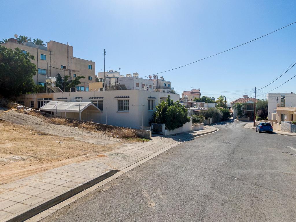 Detached house-Agios Athanasios-PR43932