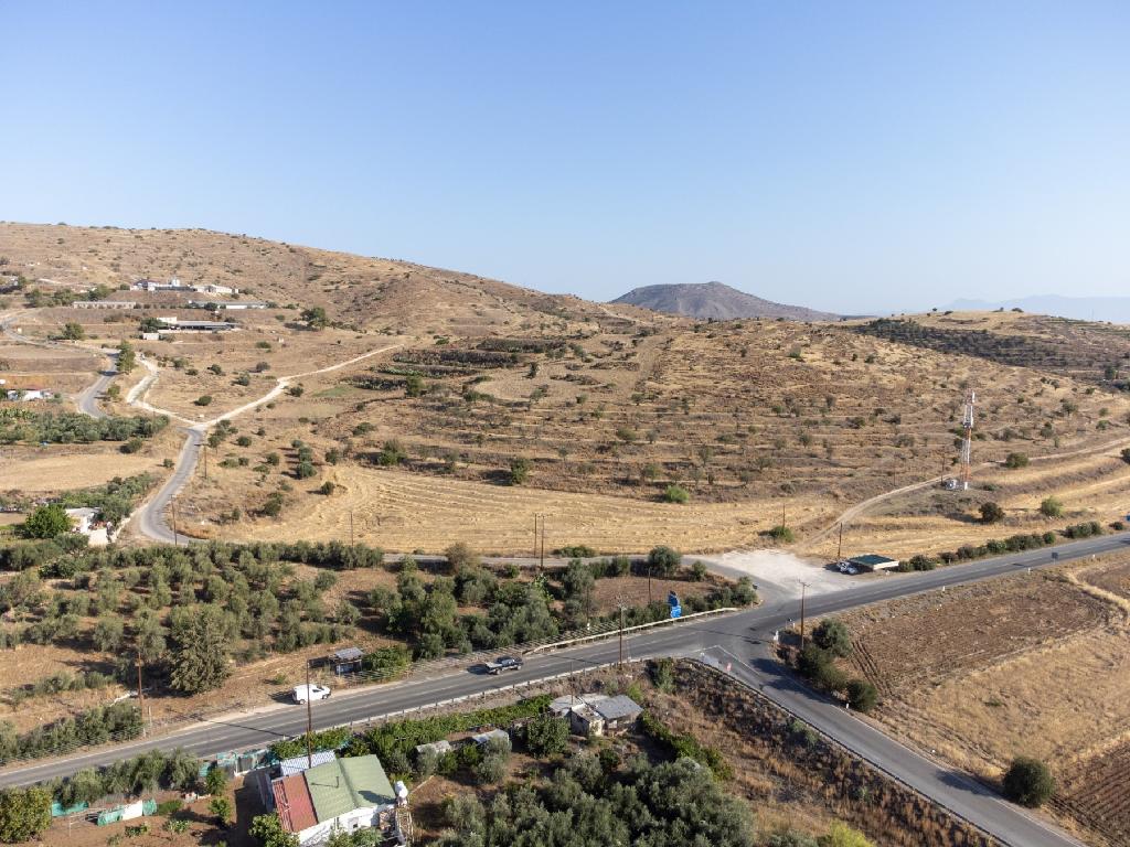 Field - Kalo Chorio (Oreinis), Nicosia