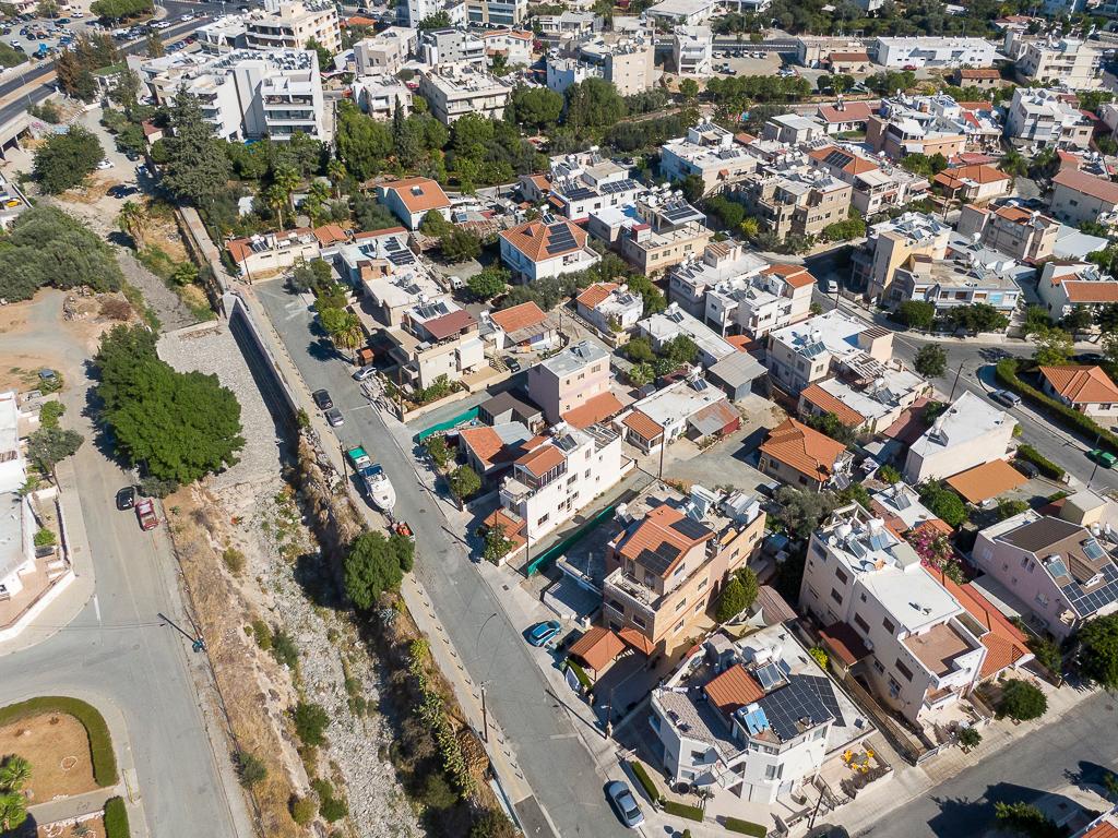 Detached house-Limassol Municipality-PR44011