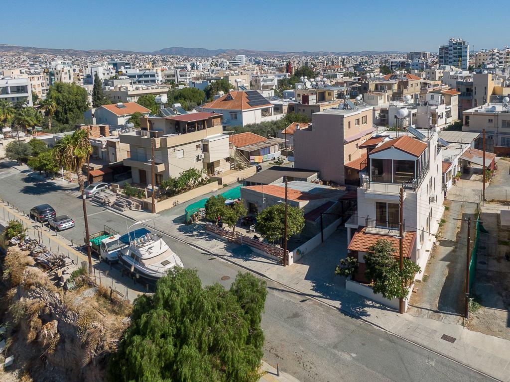 Detached house-Limassol Municipality-PR44011