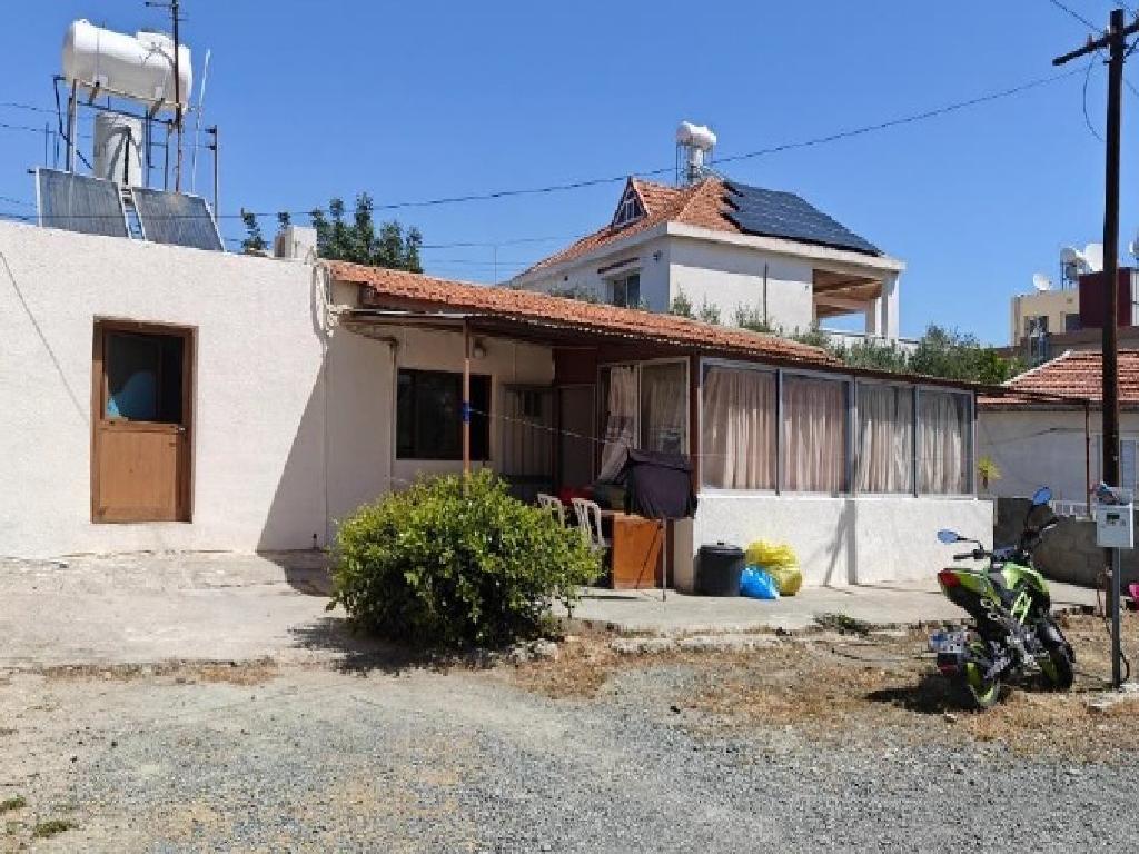 Detached house-Limassol Municipality-PR44011