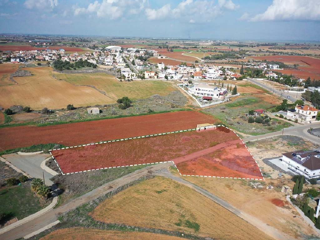 Field-Avgorou-PR39397