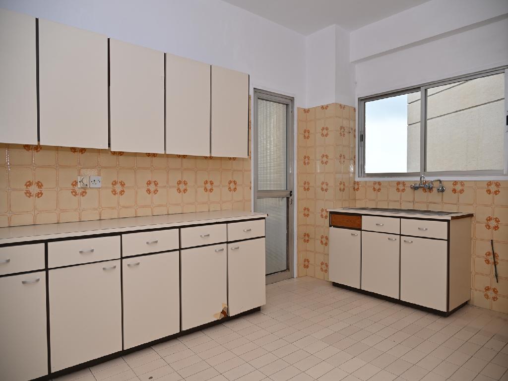 &Gamma;&rho;&alpha;&phi;&epsilon;ί&alpha;-&Delta;ή&mu;&omicron;&sigmaf; &Lambda;ά&rho;&nu;&alpha;&kappa;&alpha;&sigmaf;-CP10273