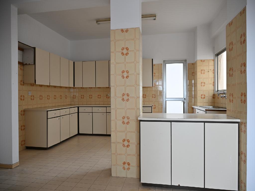 &Gamma;&rho;&alpha;&phi;&epsilon;ί&alpha;-&Delta;ή&mu;&omicron;&sigmaf; &Lambda;ά&rho;&nu;&alpha;&kappa;&alpha;&sigmaf;-CP10273