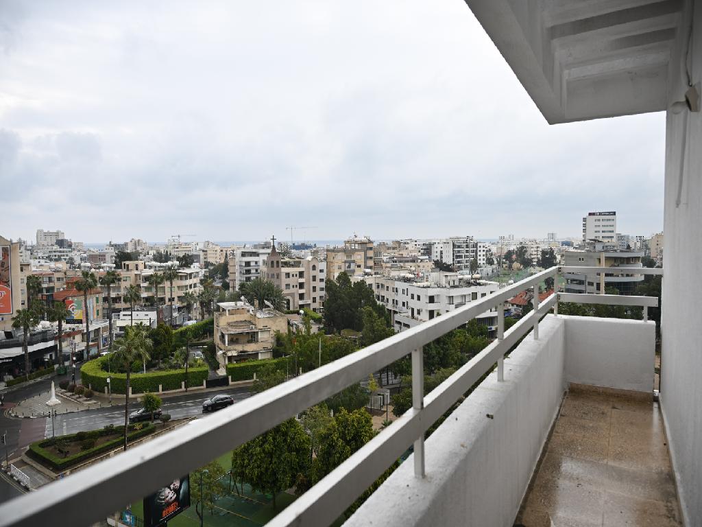 &Gamma;&rho;&alpha;&phi;&epsilon;ί&alpha;-&Delta;ή&mu;&omicron;&sigmaf; &Lambda;ά&rho;&nu;&alpha;&kappa;&alpha;&sigmaf;-CP10273