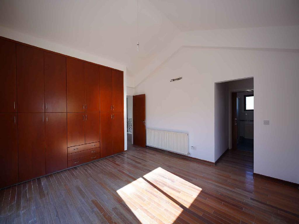 Detached house-Lakatameia-PR40749