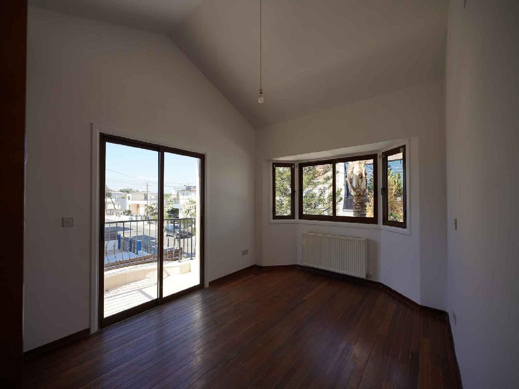Detached house-Lakatameia-PR40749