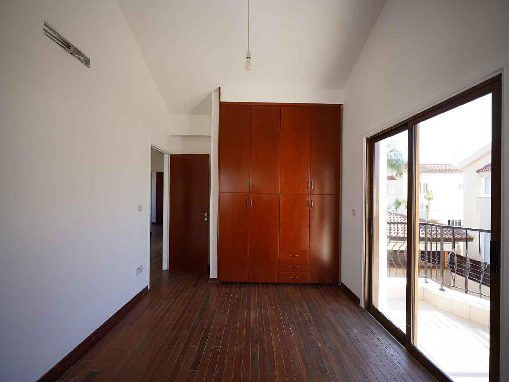 Detached house-Lakatameia-PR40749