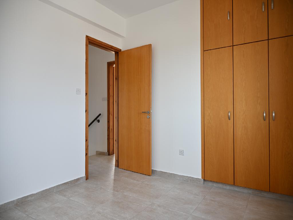 Semidetached house-Dromolaxia - Meneou-PR46260