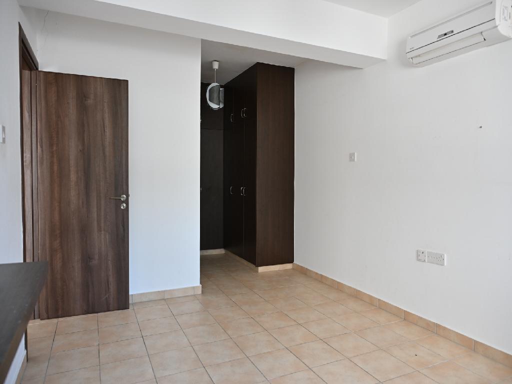 Flat-Paralimni-PR45918