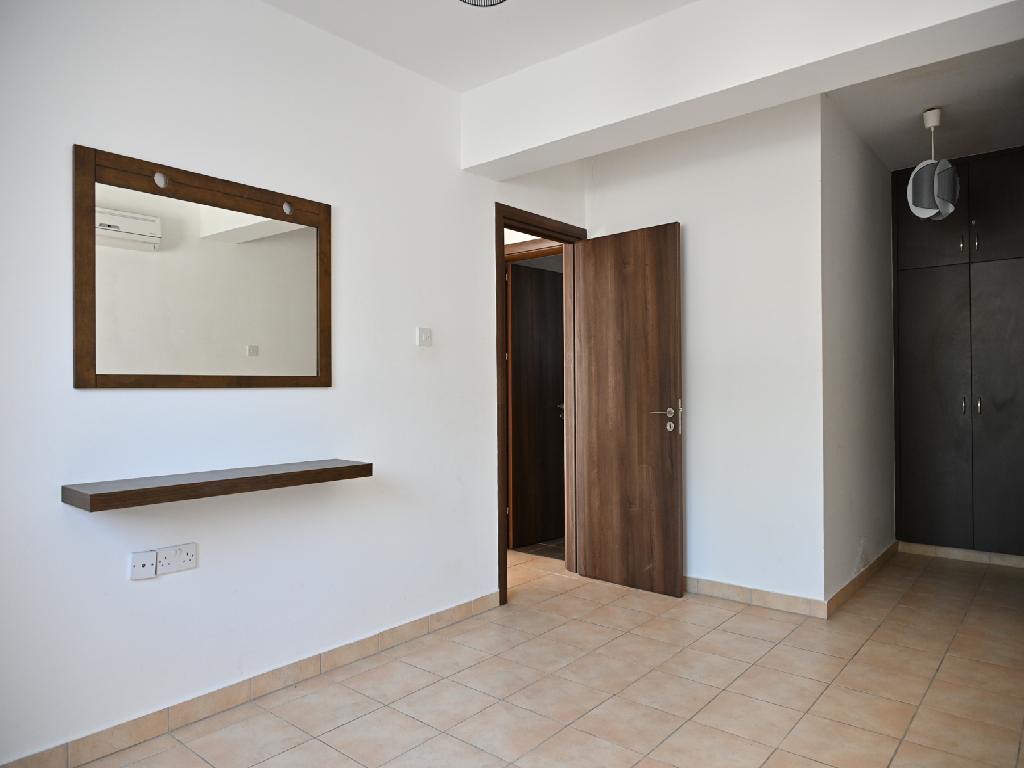 Flat-Paralimni-PR45918