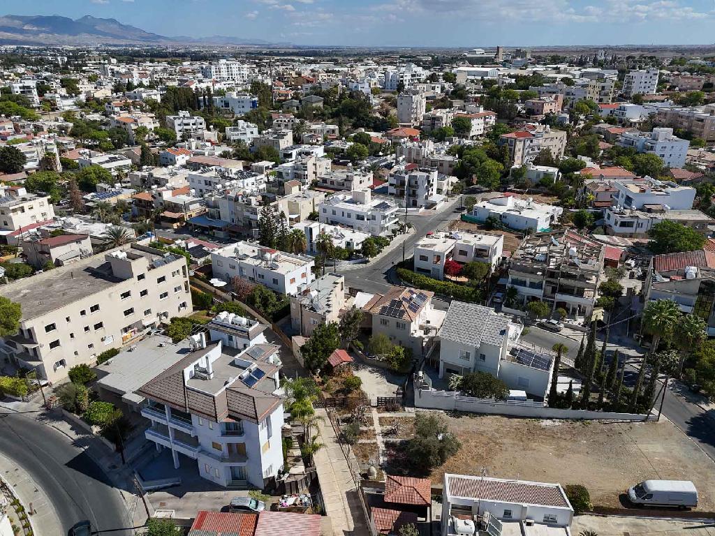 Detached house-Nicosia Municipality-PR43931