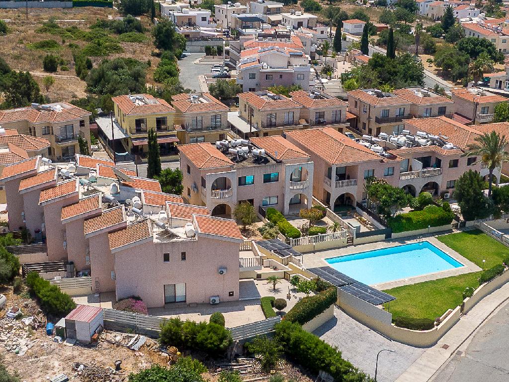 &Delta;&iota;&alpha;&mu;έ&rho;&iota;&sigma;&mu;&alpha; - Andriana Gardens - &Tau;ά&lambda;&alpha;, &Pi;ά&phi;&omicron;&sigmaf;
