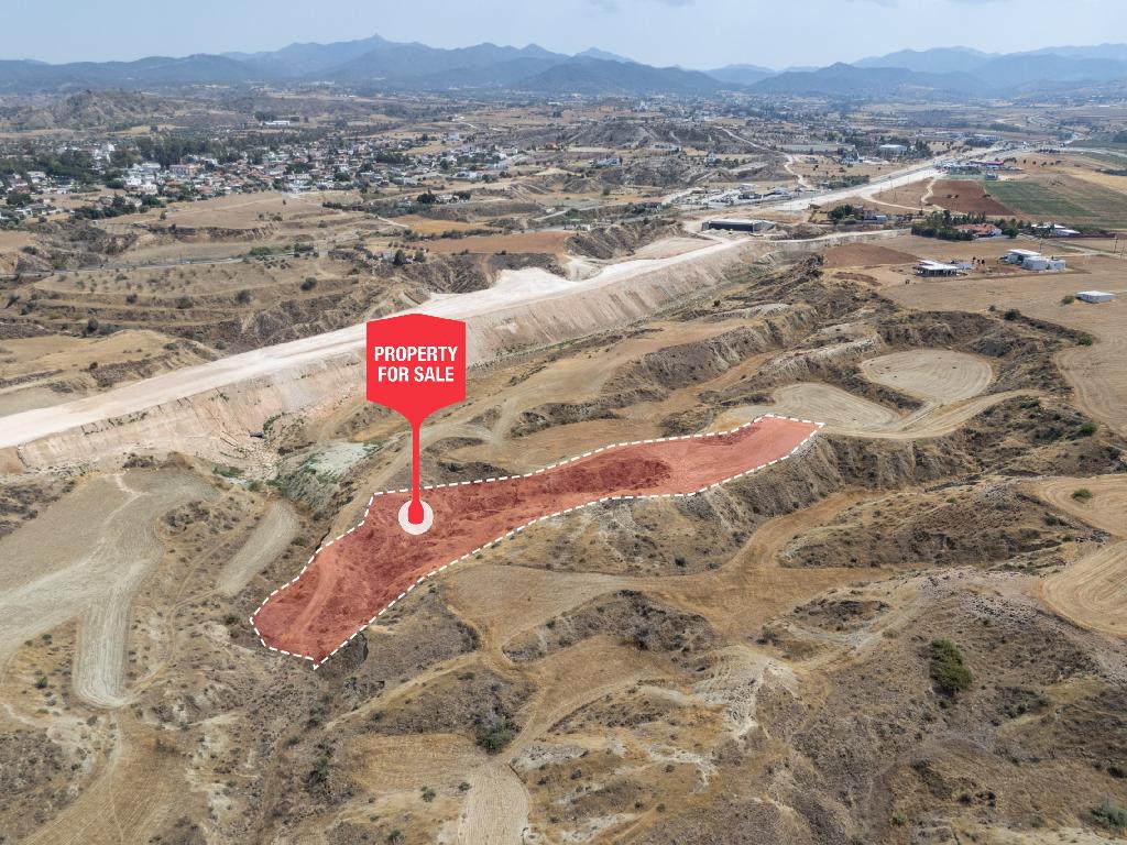 Field - Arediou, Nicosia