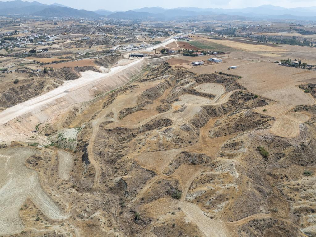 Field - Arediou, Nicosia