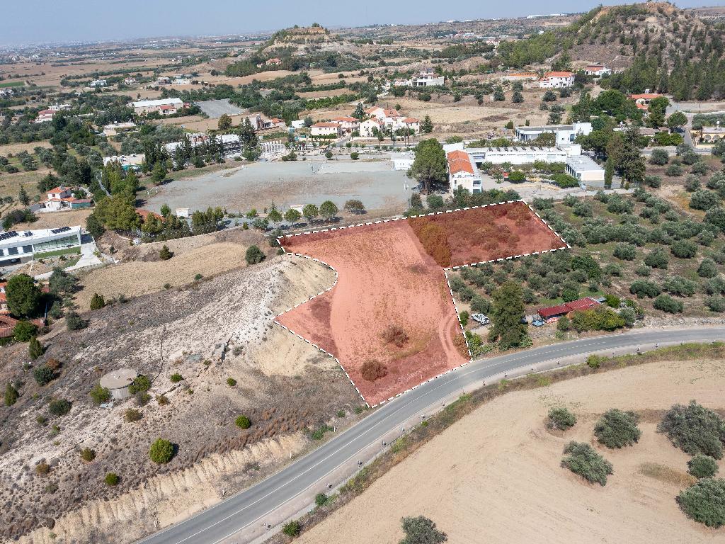 Field - Pera, Nicosia