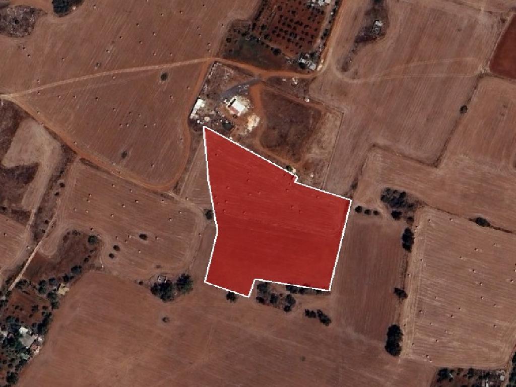Field-Avgorou-PR13905