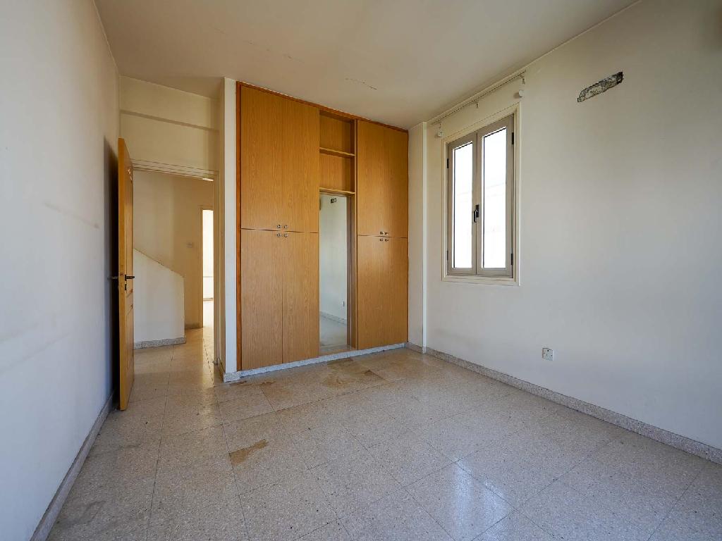 Detached house-Nicosia Municipality-PR44860