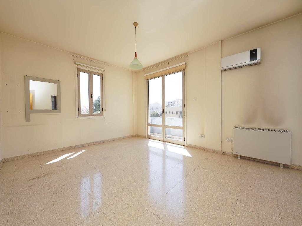Detached house-Nicosia Municipality-PR44860