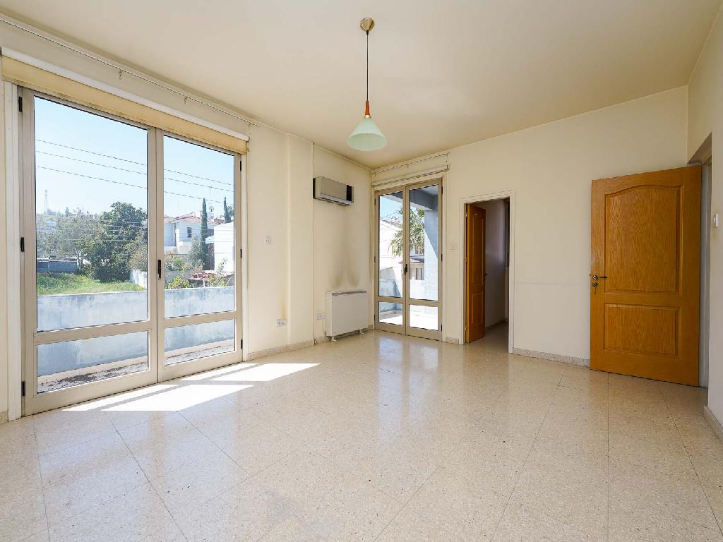 Detached house-Nicosia Municipality-PR44860