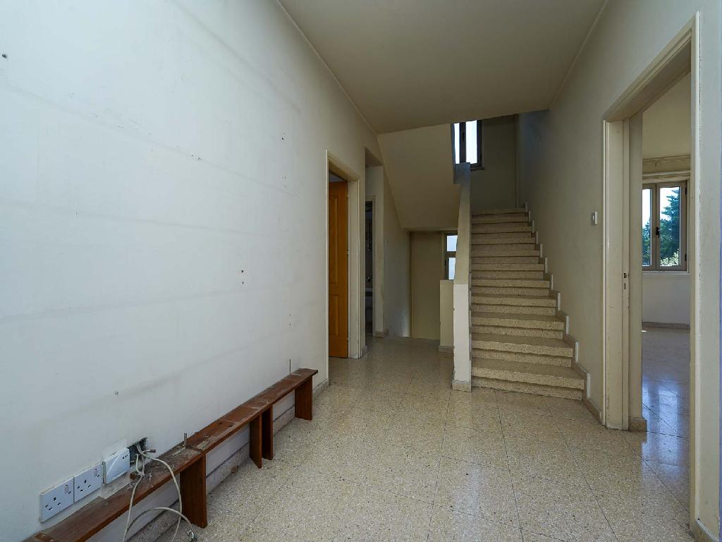 Detached house-Nicosia Municipality-PR44860