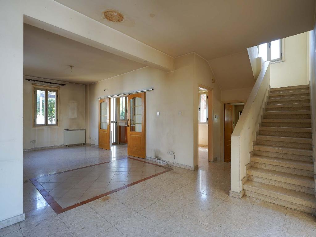 Detached house-Nicosia Municipality-PR44860