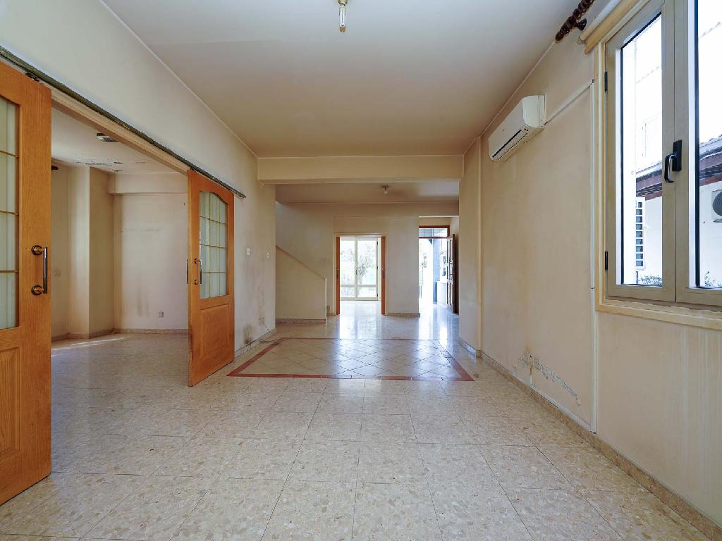 Detached house-Nicosia Municipality-PR44860