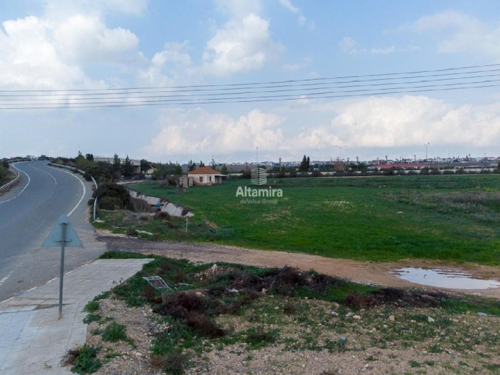 Field - Kokkinotrimithia, Nicosia