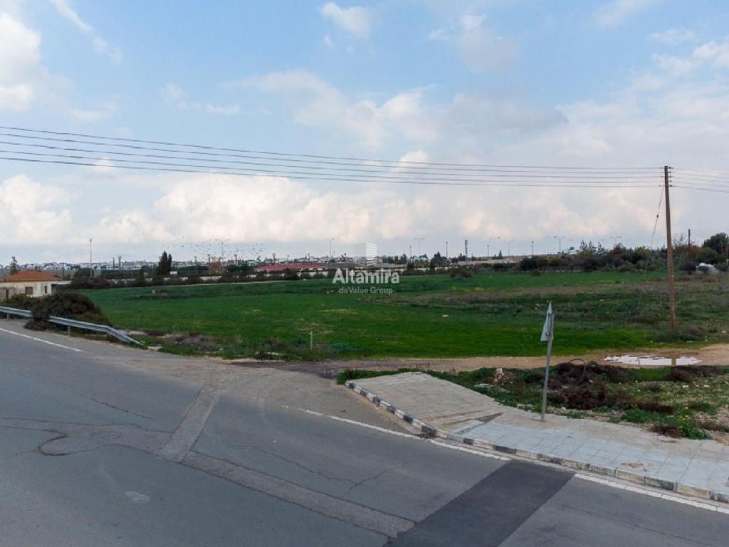 Field - Kokkinotrimithia, Nicosia