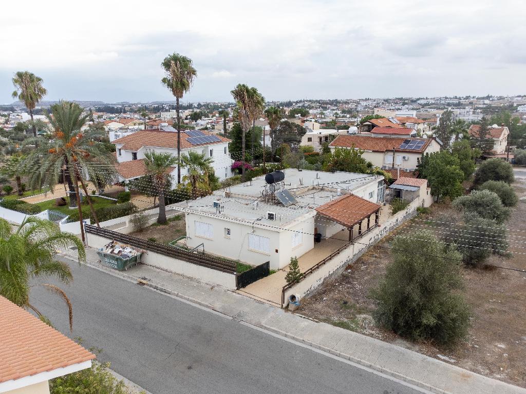 Detached house-Latsia-PR44626