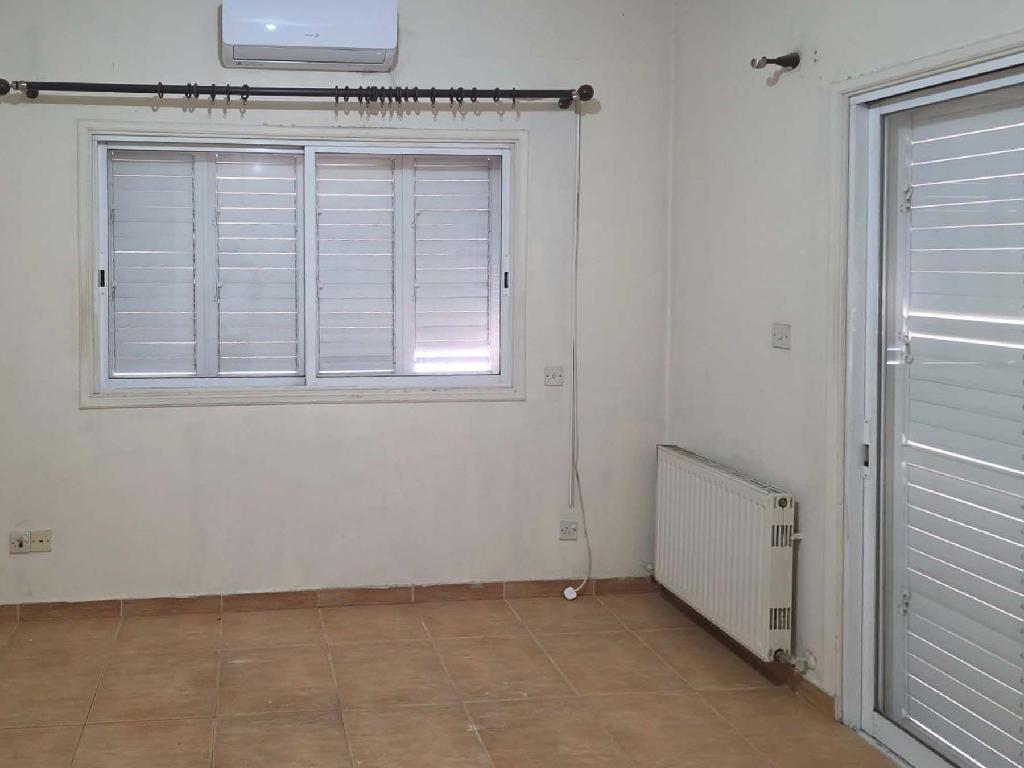 Detached house-Latsia-PR44626