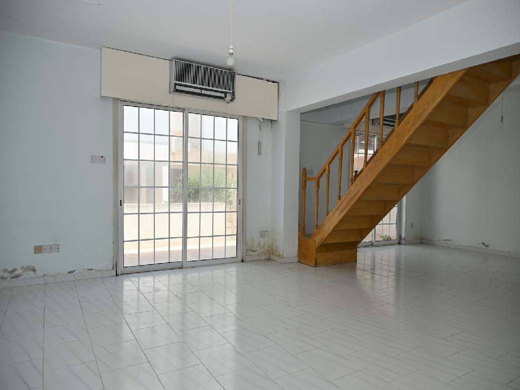 Detached house-Paralimni-PR46257
