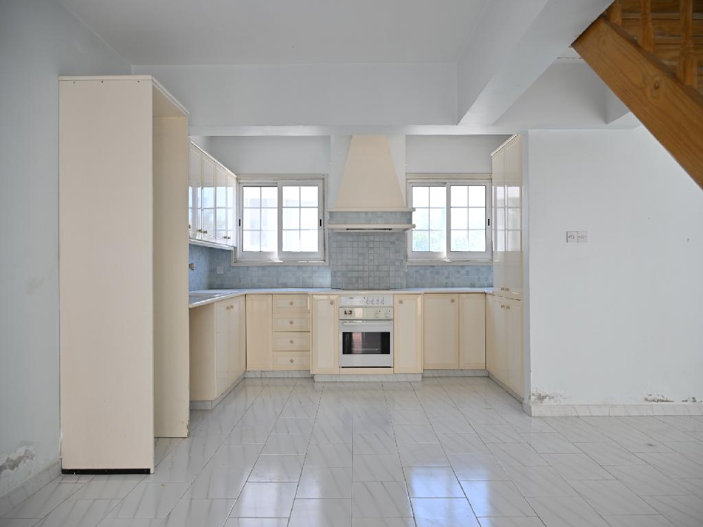 Detached house-Paralimni-PR46257