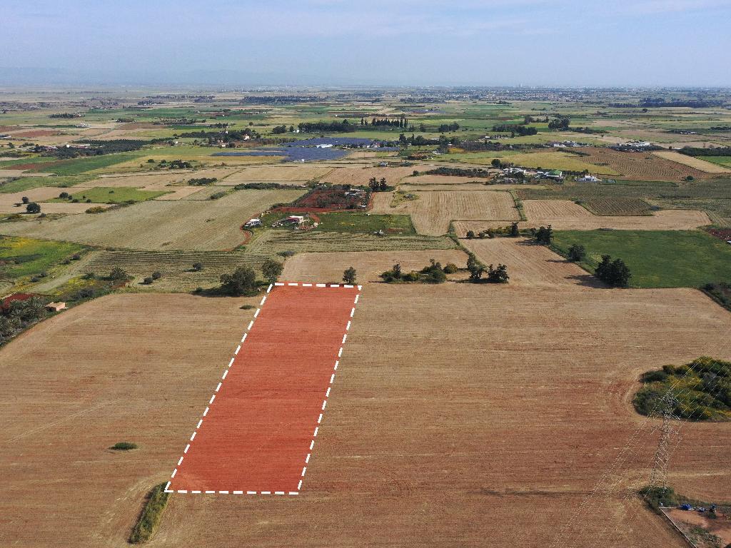 Field-Avgorou-PR13906