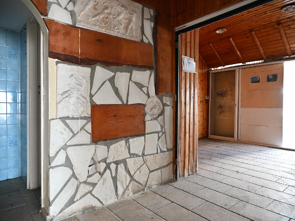 Καταστήματα-Παραλίμνι-PR42478