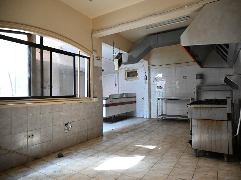 Καταστήματα-Παραλίμνι-PR42478