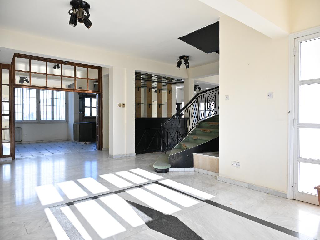 Detached house-Larnaca Municipality-PR43304
