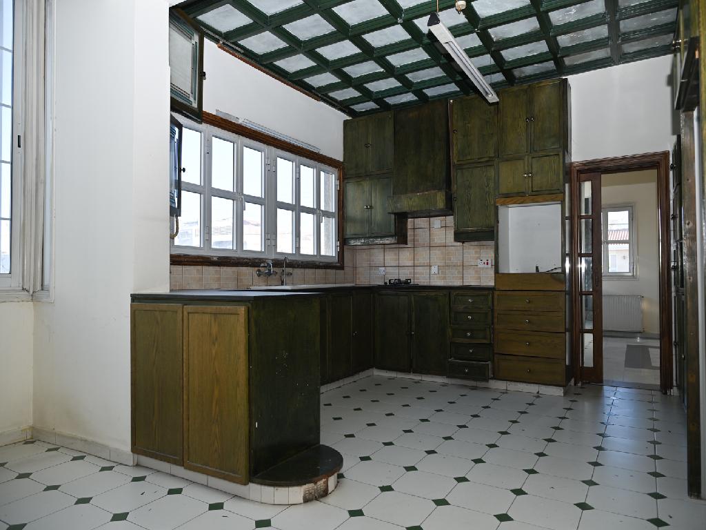 Detached house-Larnaca Municipality-PR43304