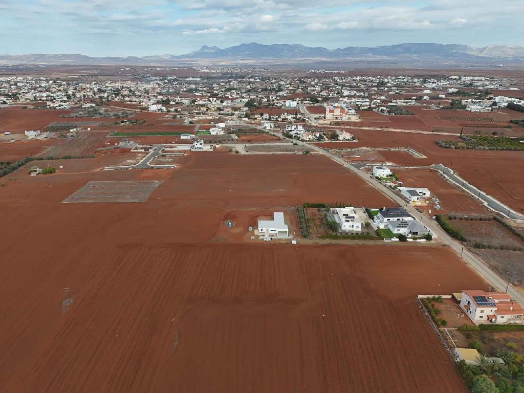 Field - Kokkinotrimithia, Nicosia