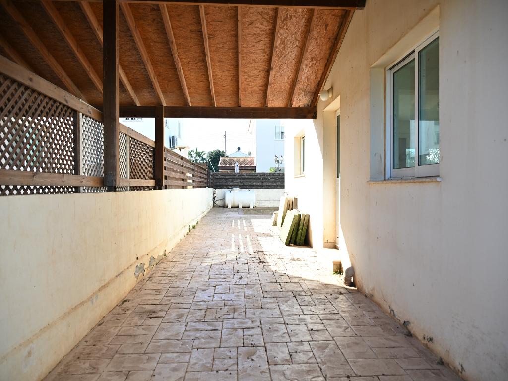 Detached house-Frenaros-PR44716